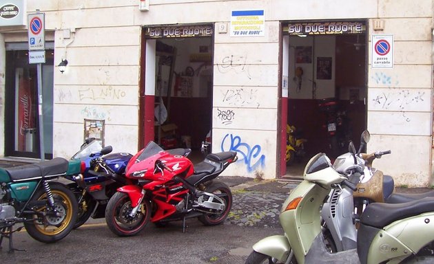 foto Officina su due Ruote