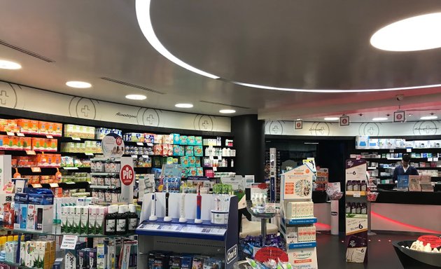 foto Farmacia La Fenicia 2