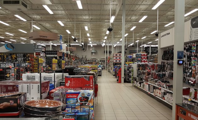 Photo of Canadian Tire