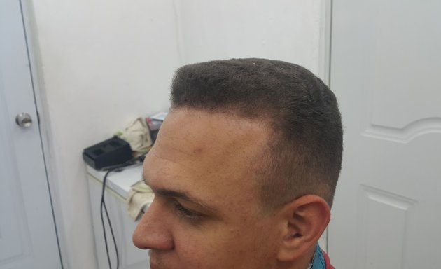 Foto de El Bro Barber Shop