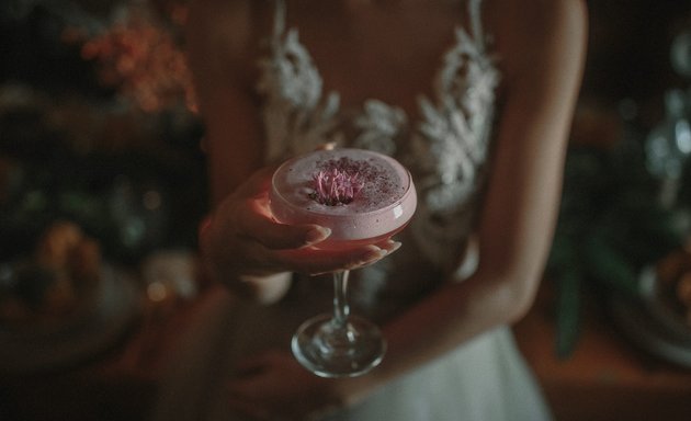 Foto de Alma y Mezcla Cocktail Bar