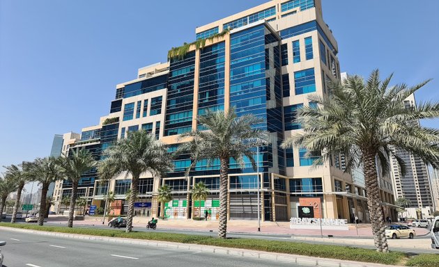 Foto von George J Lloyd - Dubai Immobilien