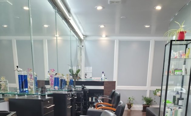 Photo of Selinas shiny beauty spa