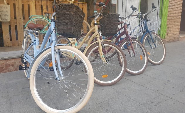 Foto de Bikes&City Alicante - Alquiler, rutas, restauración, reparación y venta de bicicletas
