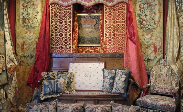 Photo of Peta Smyth Antique Textiles