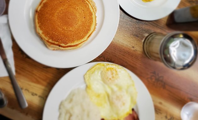 Photo of Huskers Cafe (Atlanta)