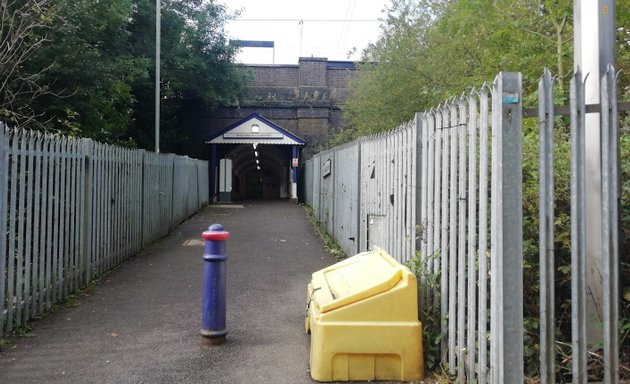 Photo of Crews Hill Train Station - Great Northern Rail