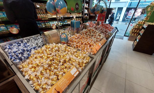 Photo de Boutique Chocolats LINDT Paris Passy