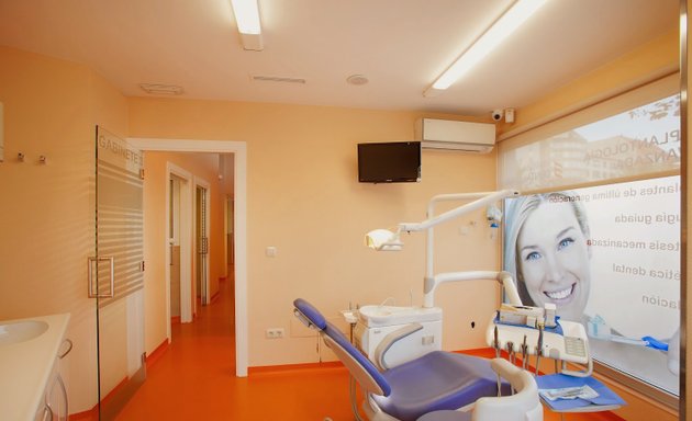 Foto de Dental Area. Centro de IMPLANTOLOGIA DENTAL