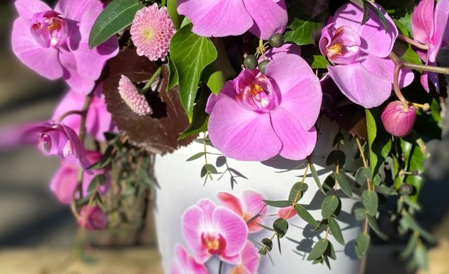 Foto von Blumenladen auf dem Friedhof "In den Kisseln"