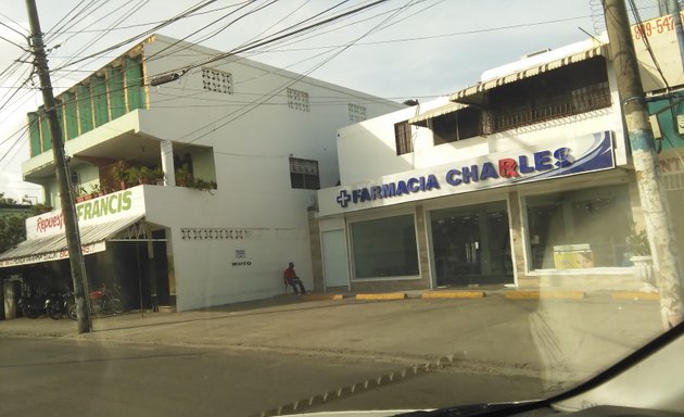 Foto de Farmacia Charles, Av.Charles Esq. Carretera Mendoza
