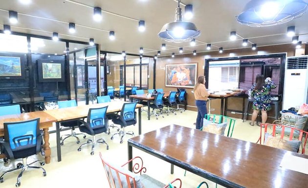 Photo of LYFSPACE coworking