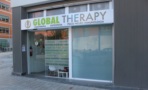Foto de Global Therapy Poblenou Fisioterapia - Osteopatía - Psico Neuro Inmunología
