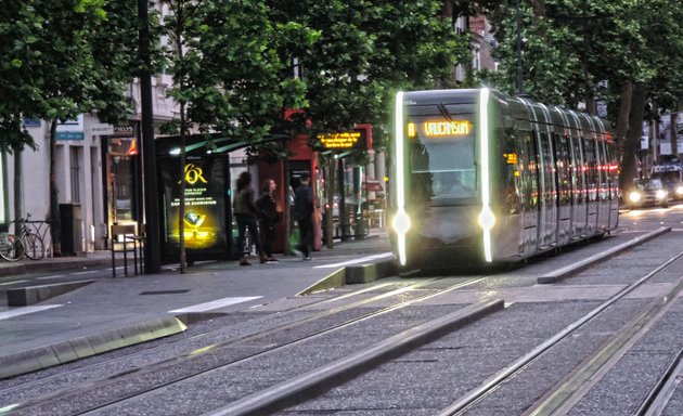 Photo de Station : Jean Jaurès - Tram, Tempo, Bus