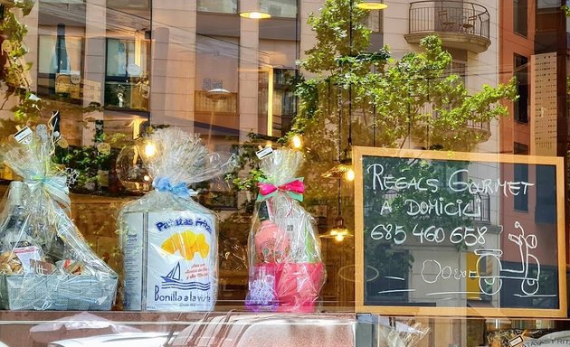 Foto de el tastet- Tienda Productos Gourmet Barcelona- Lotes- Cestas- Regalos.