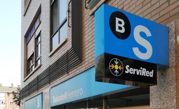 Foto de Banco Sabadell Herrero