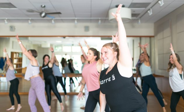 Photo of barre3