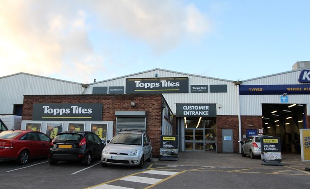 Photo of Topps Tiles Bristol - SUPERSTORE