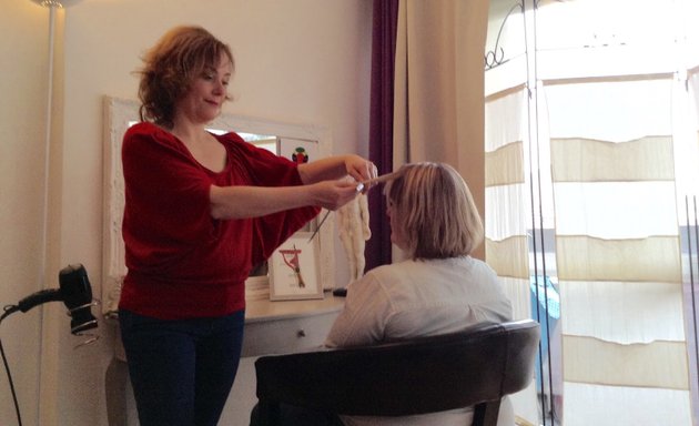 Photo de Céline MOULINS Coiffure à domicile