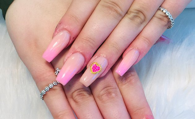 Photo of Queen Nails