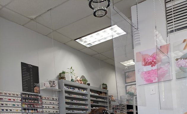 Photo of Hina Eyebrow Threading Salon