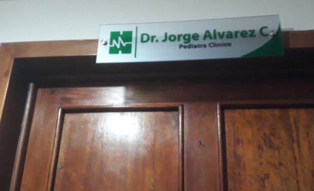 Foto de Dr. Jorge Alvarez C