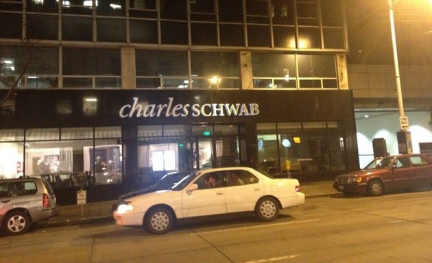 Photo of Charles Schwab