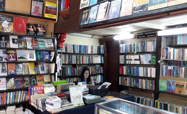 Foto de Librería Autores Ecuatorianos Distribuidora de Leyes y Códigos en General