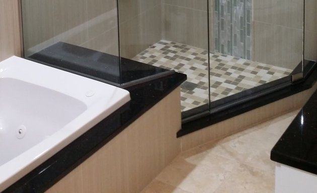 Photo of IMAGO GLASS INC Shower Doors