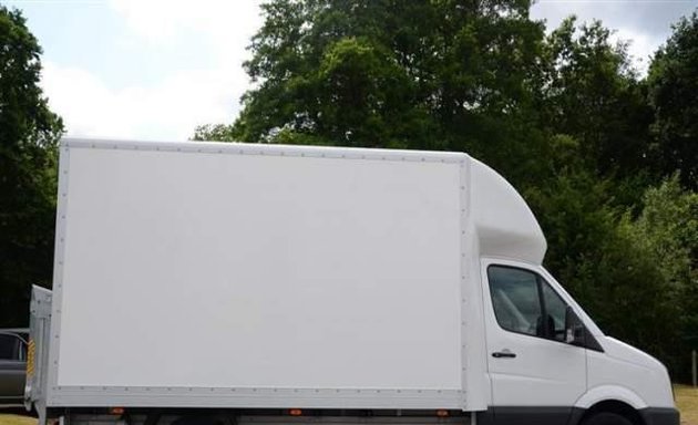 Photo of MAN AND VAN-Amyremoval
