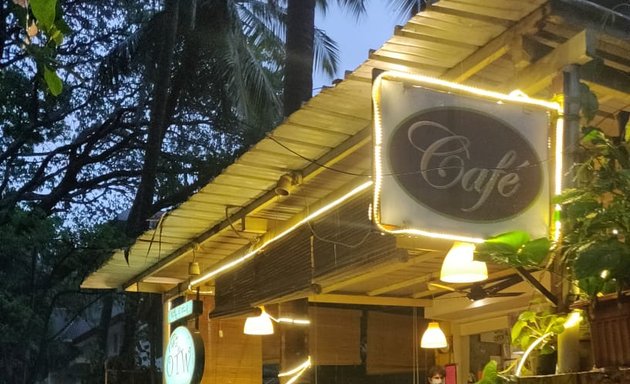 Photo of Cafe On The Way