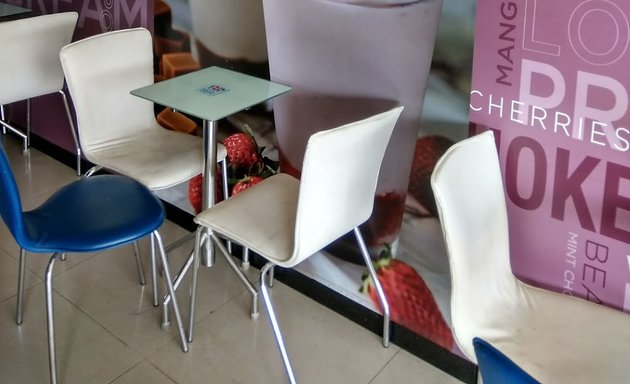 Photo of Baskin Robins Ice cream parlor