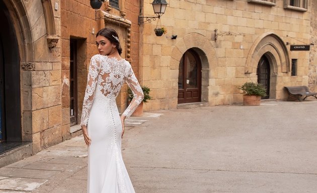 Foto de Pronovias Pamplona - Vestidos de Novia