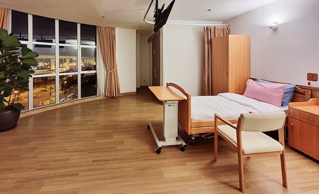 Photo of ECON Medicare Centre & Nursing Home - Puchong Branch 宜康医疗保健中心与疗养院 - 蒲种分行