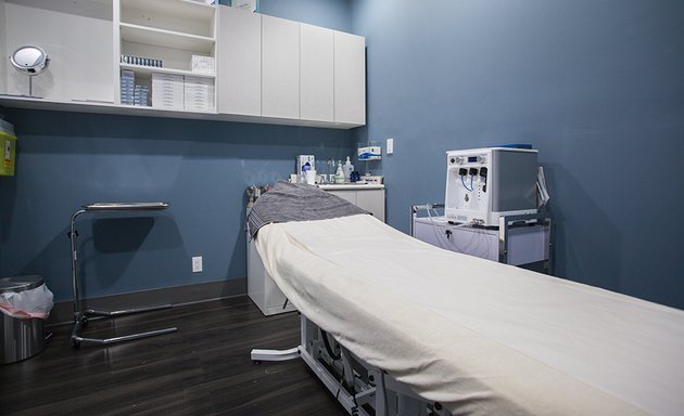 Photo of Elicare: Lougheed Family Practice & Walk-In Clinic