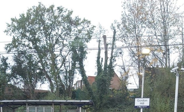 Photo of Gordon Hill Railway Station