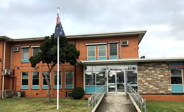 Photo of Avondale Heights Police Station.