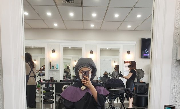 Photo of Yonge Hair Salon