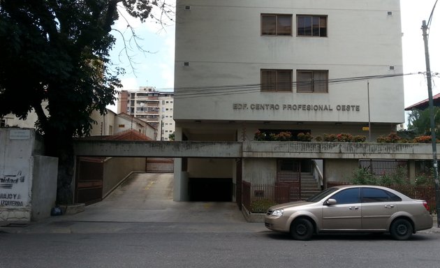 Foto de Centro Profesional Oeste, Callejon Machado con Avenida Ejercito El Paraiso Caracas Venezuela