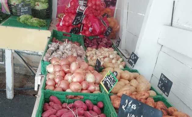 Photo de marché aux fruits et légumes