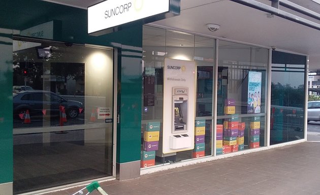 Photo of Suncorp Bank ATM.