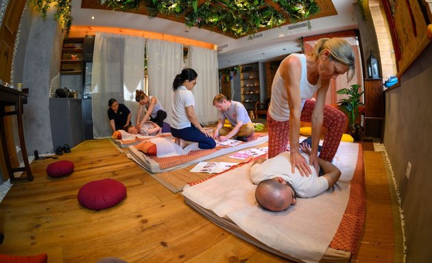 Foto von Emmy massage thai agréé ASCA et RME et cours de massage thaï