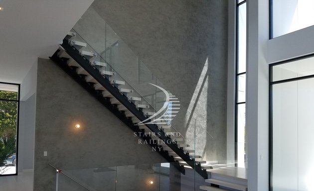 Photo of Stair Railing and Contractor Brooklyn