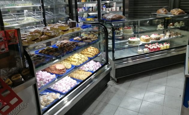 Foto de Panadería y Pastelería Loja y Pan