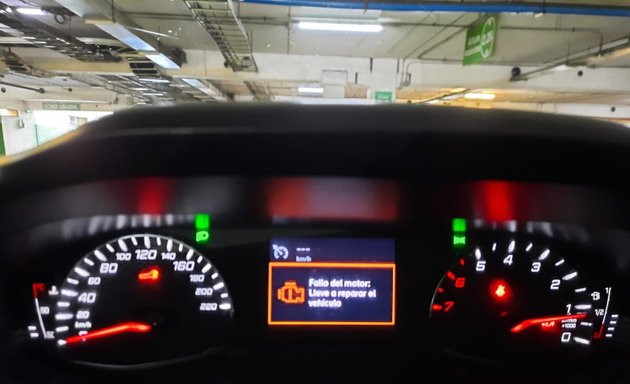 Foto de Peugeot Pompeyo Carrasco Camino a Melipilla