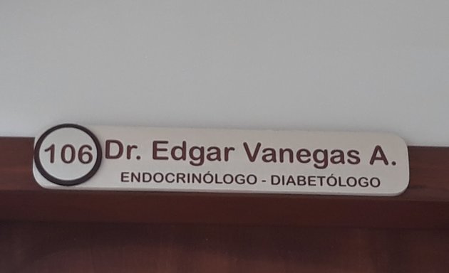 Foto de Dr. Edgar Vanegas A.