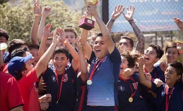 Foto de Escuela Oficial de Fútbol U. de Chile. Director: Alvaro Vergara