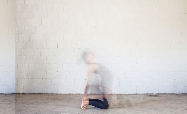 Foto von practice yoga