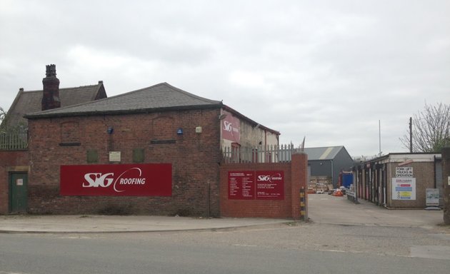 Photo of SIG Roofing Leeds School Yard