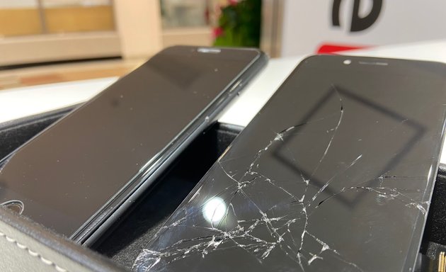 写真 iPhone修理救急便 東京駅八重洲地下街店